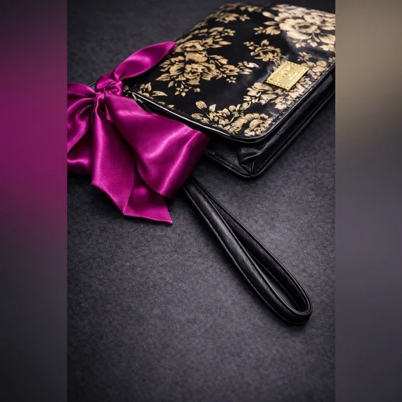 BETSEY JOHNSON Black and Gold Floral Print Wallet Wristlet - Picture 4 of 4